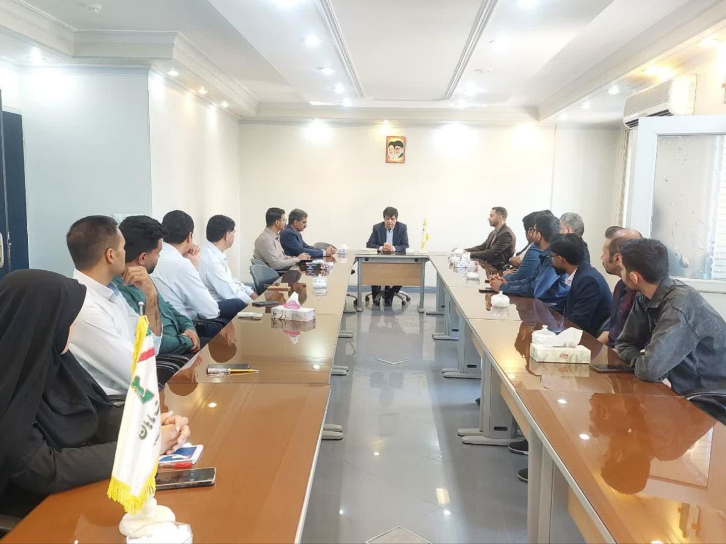 نشست صمیمی مدیرعامل با همکاران دفتر کرمان